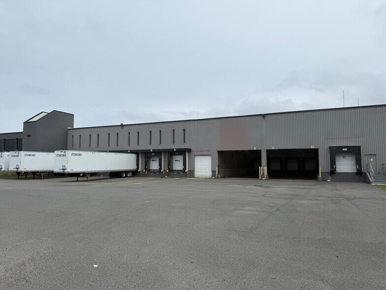 More Photos Of 1201 Valley Brook Ave, Lyndhurst Warehouse For Lease