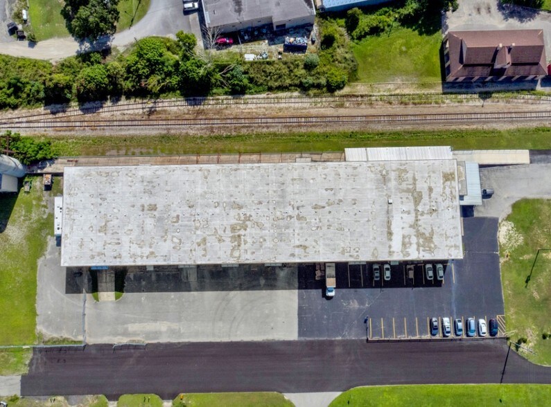 More Photos Of 110-112 W Interlake Blvd, Lake Placid Warehouse For Sale