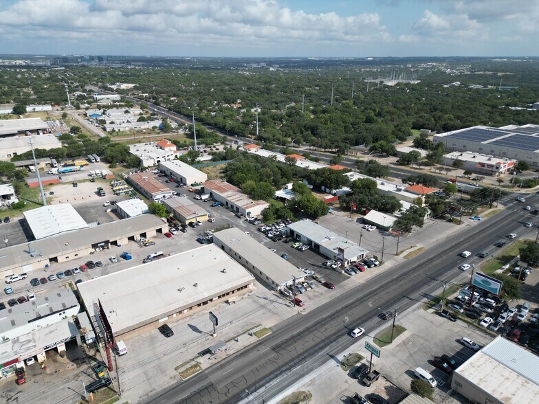 More Photos Of 11116 N Lamar Blvd, Austin Service For Sale