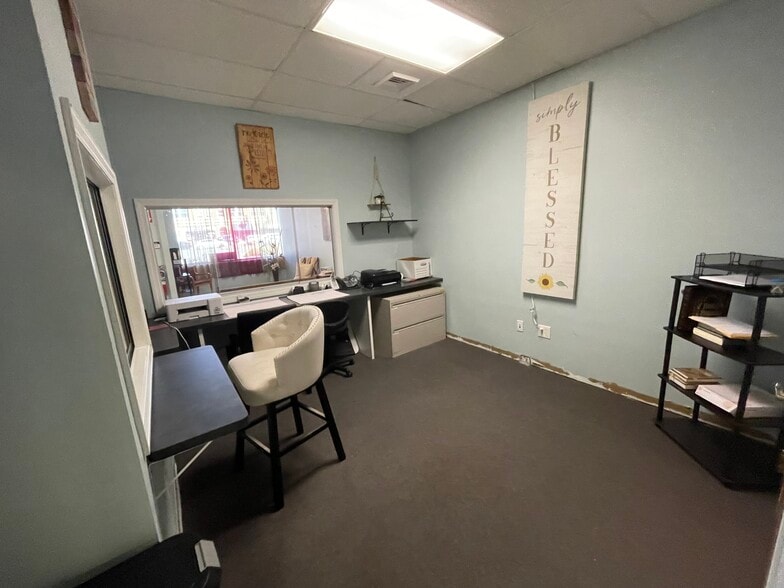 More Photos Of 70-90 Main St, Chicopee Unknown For Lease