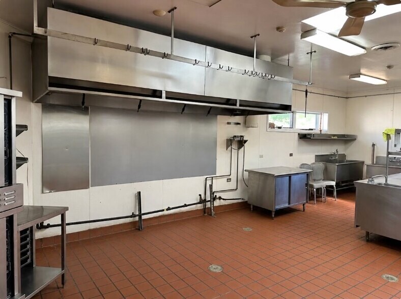 More Photos Of 220 Rand Rd, Lakemoor Restaurant For Lease