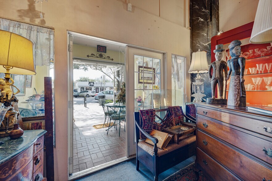 More Photos Of 2531 Central Ave, Saint Petersburg Restaurant For Lease