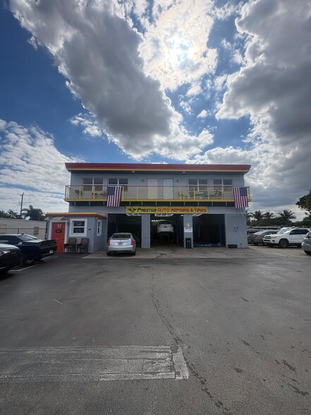 More Photos Of 250 NE 44th St, Oakland Park Auto Repair For Sale