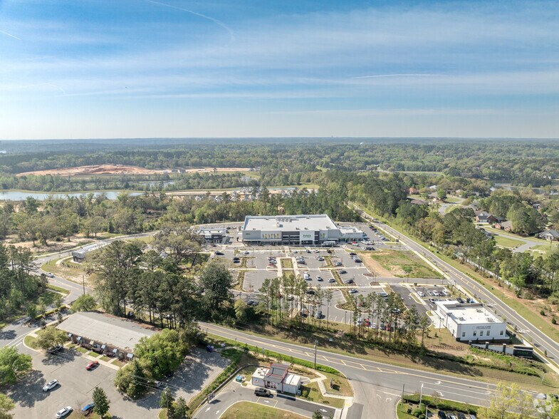 More Photos Of 8642 Bannerman Rd, Tallahassee Supermarket For Lease