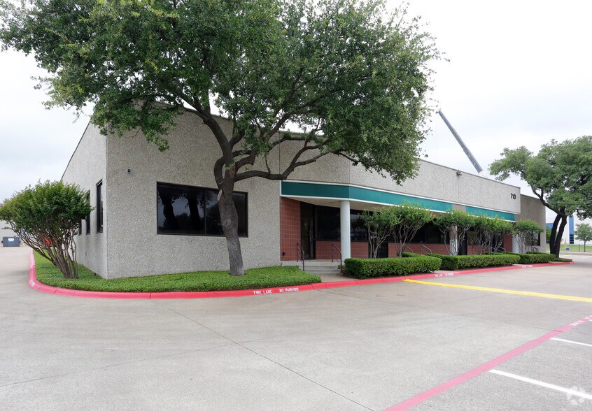 More Photos Of 710 Century Pky, Allen Showroom For Lease