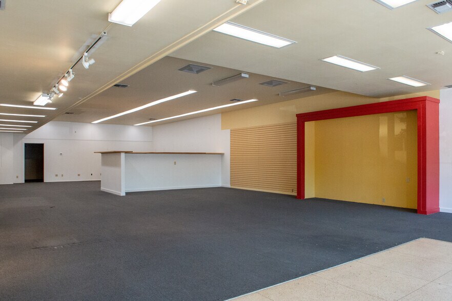 More Photos Of 435 Center St, Healdsburg Unknown For Lease