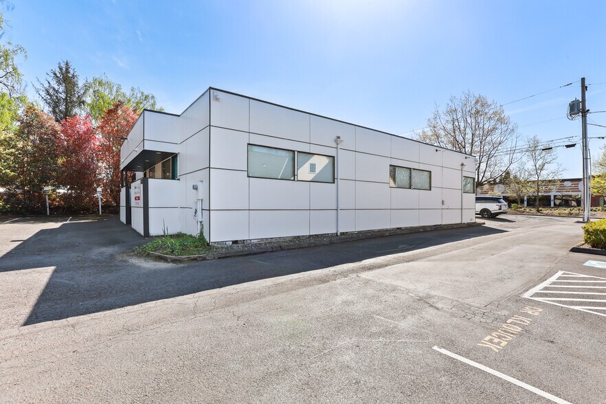 More Photos Of 4150 SW 110th Ave, Beaverton Office For Sale