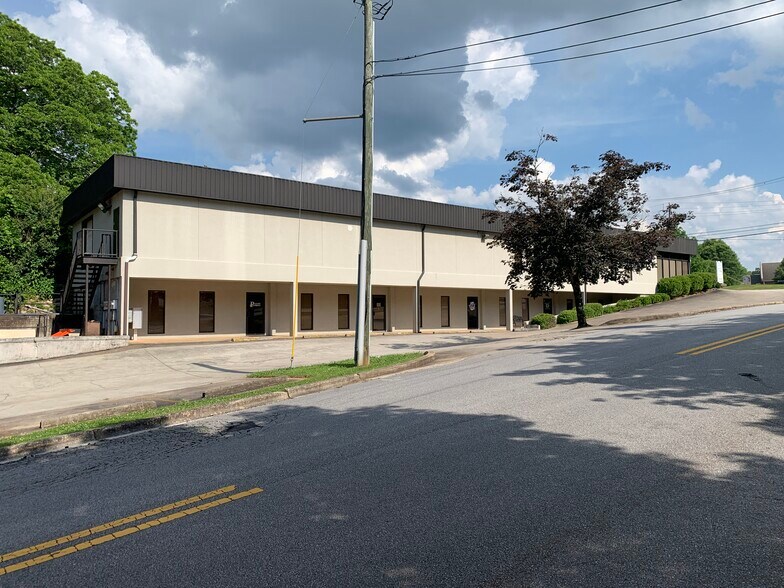 More Photos Of 360 Oak St, Gainesville Office For Sale