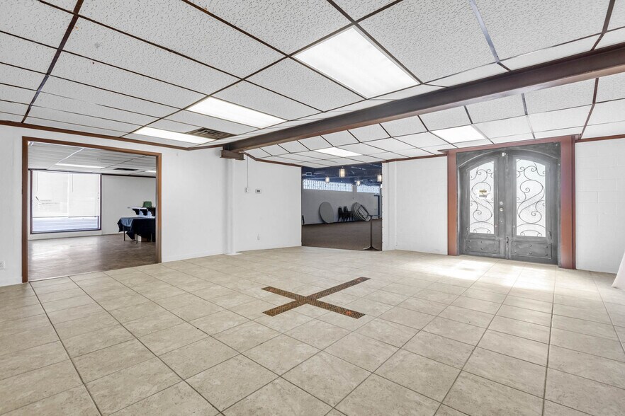 More Photos Of 2201 Kermit Hwy, Odessa Restaurant For Sale