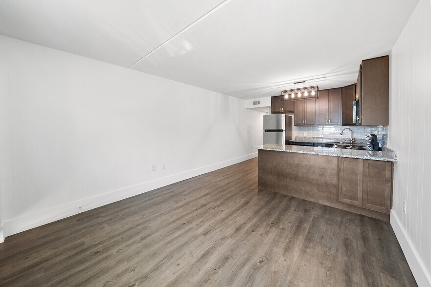 More Photos Of 480 Santa Rosa Blvd, Fort Walton Beach Apartments For Sale