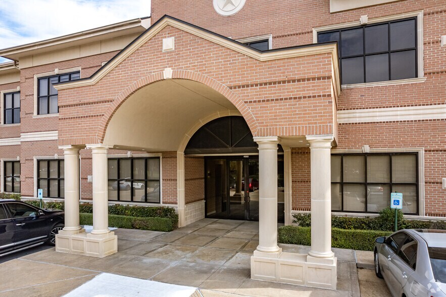 More Photos Of 4660 Sweetwater Blvd, Sugar Land Office For Lease