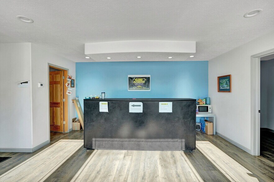 More Photos Of 5220 Maple Ln, Cuba Auto Repair For Sale