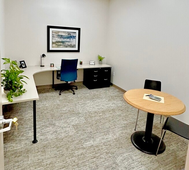 More Photos Of 15 Worthington Access Dr, Maryland Heights Coworking Space