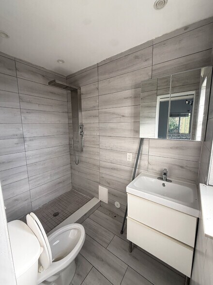 More Photos Of 648 NE 80th St, Miami Apartments For Sale