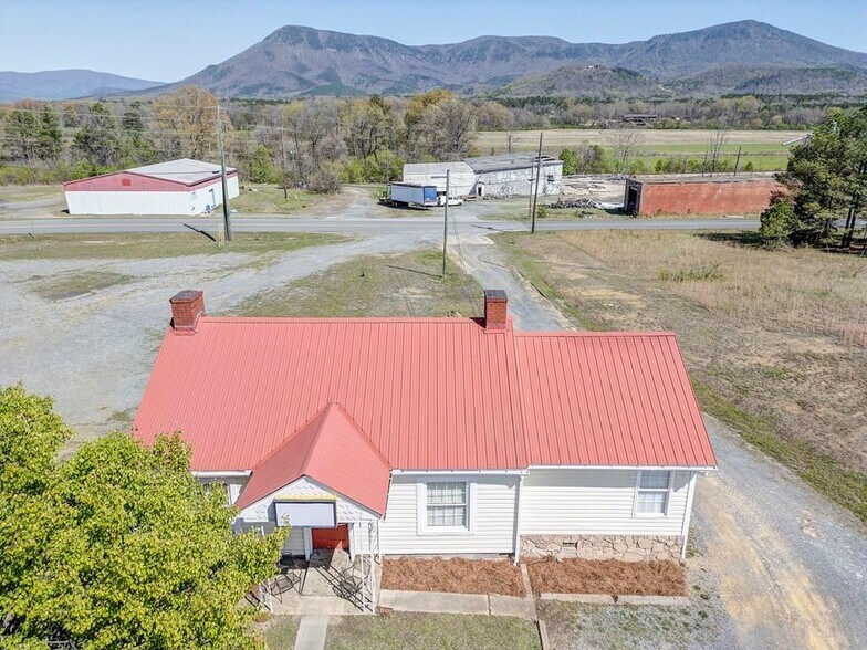 More Photos Of 806 N 3rd Ave, Chatsworth Office Residential For Sale