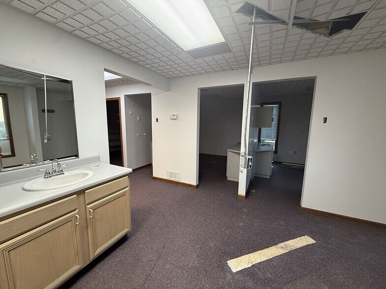More Photos Of 4906 N Holland Sylvania Rd, Sylvania Office For Lease