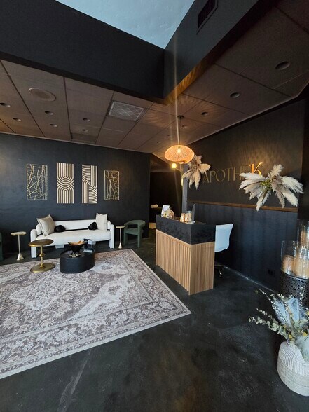More Photos Of 511 E Balboa Blvd, Newport Beach Storefront Retail Residential For Sale