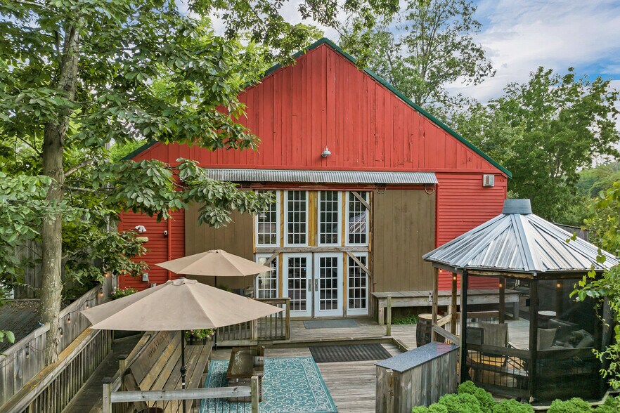 More Photos Of 521 Calef Hwy, Epping Specialty For Sale