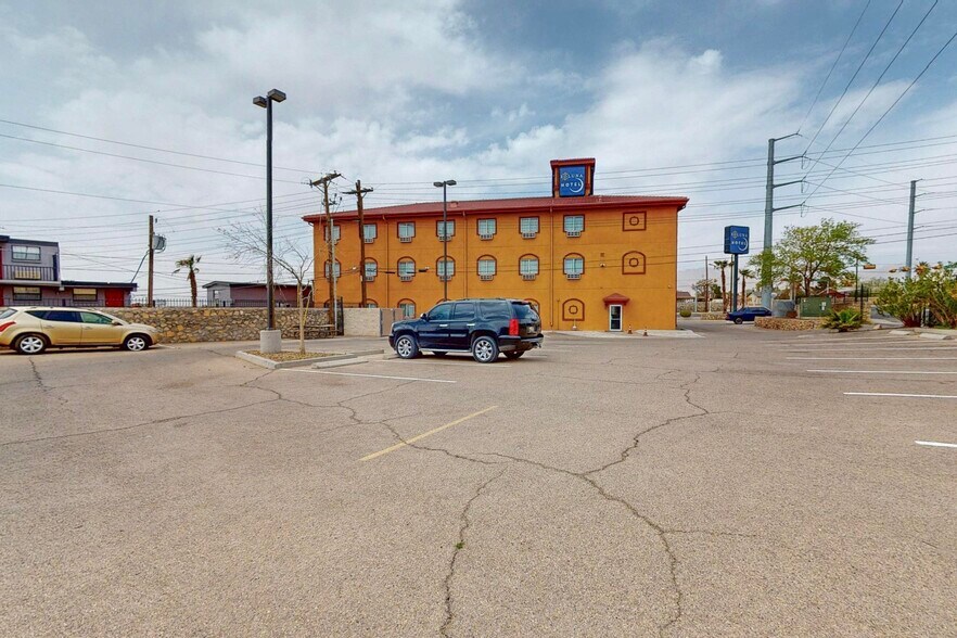More Photos Of 5646 Paisano Dr, El Paso Hotel For Sale