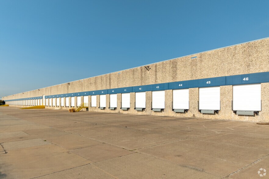 More Photos Of 8833 Citypark Loop, Houston Warehouse For Lease