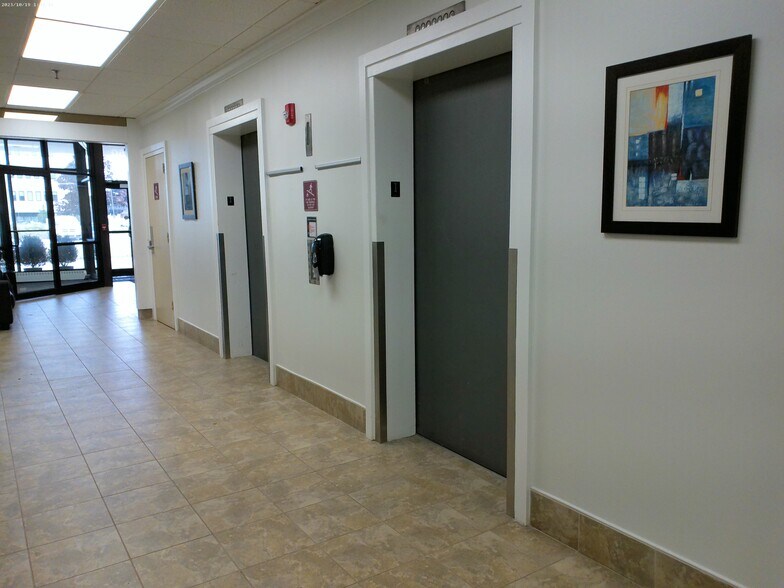 More Photos Of 35350 Curtis Blvd, Eastlake Medical For Lease