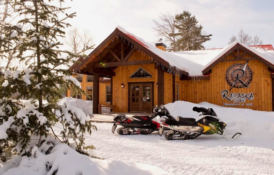 More Photos Of 55 Ch De L'oasis, Ferme-neuve Hotel For Sale