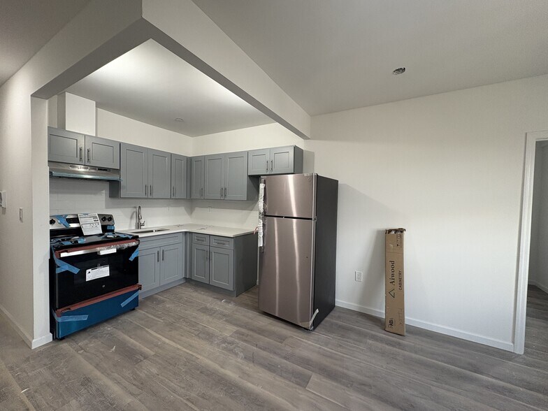 More Photos Of 722 Saint Lawrence Ave, Bronx Apartments For Sale