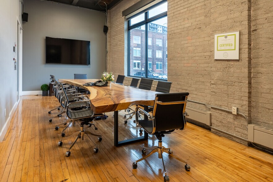 More Photos Of 219 Dufferin St, Toronto Unknown For Lease