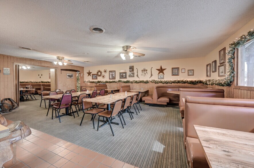 More Photos Of 2447 Military Ave, Baxter Springs Restaurant For Sale
