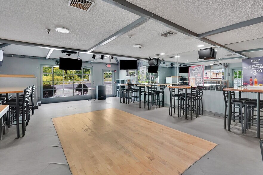 More Photos Of 287 N Elm St, Westfield Restaurant For Sale