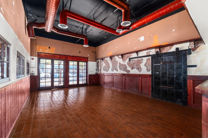 More Photos Of 281 N 2nd Ave, Upland Restaurant For Lease