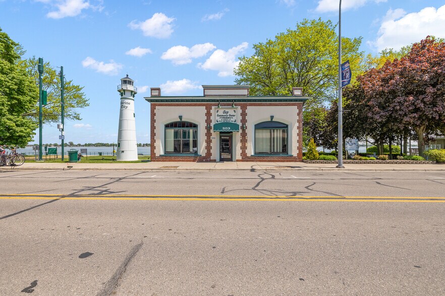 Primary Photo Of 303 S Water St, Marine City Office For Sale