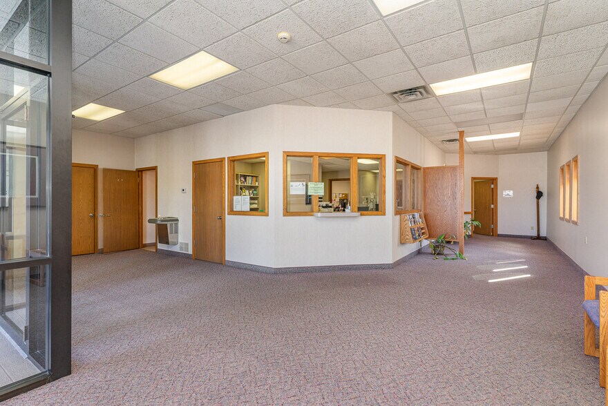 More Photos Of 3588 Center Ave, Essexville Medical For Sale