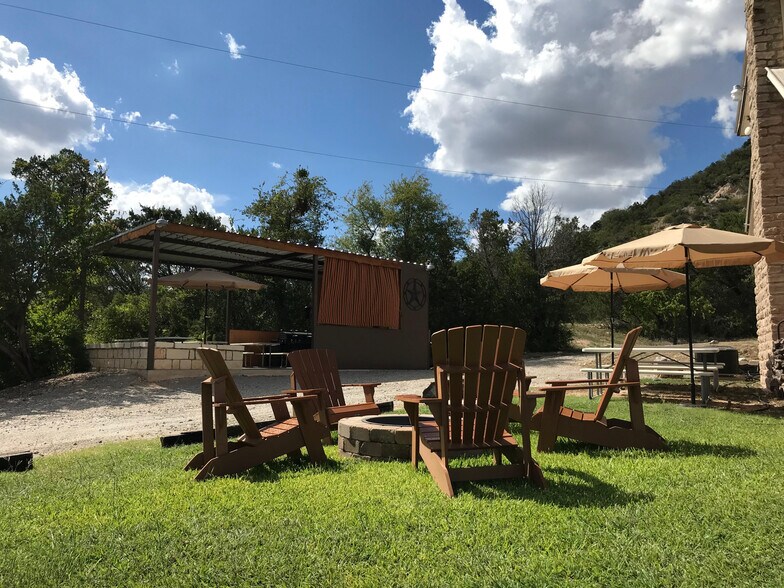More Photos Of 401 US Highway 67, Santa Anna Hotel For Sale