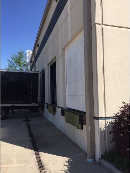 More Photos Of 16503 Air Center Blvd, Houston Unknown For Lease