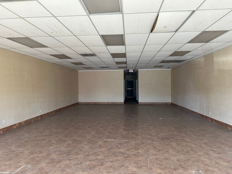 More Photos Of 4445-4447 Auburn Blvd, Sacramento Storefront For Lease