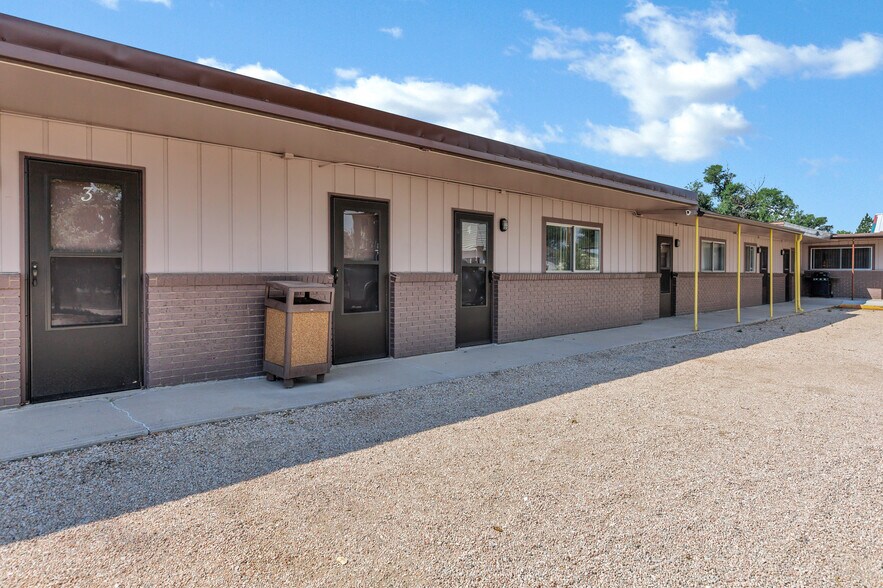 More Photos Of 808 Caribou St, Simla Hospitality For Sale