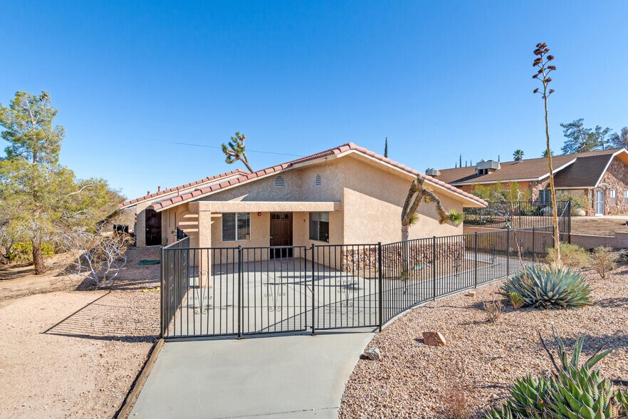 More Photos Of 6889 Sunny Vista Rd, Joshua Tree Lodge Meeting Hall For Sale