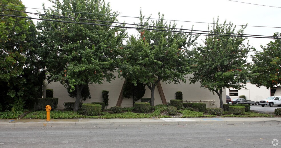 More Photos Of 2076 Central Ave, Duarte Warehouse For Lease