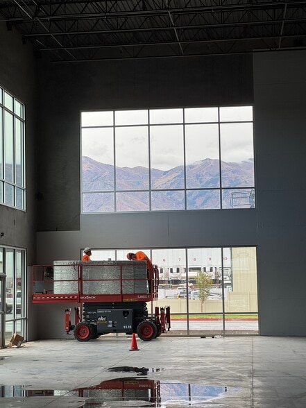 More Photos Of 235 Sugar St, Layton Industrial For Lease