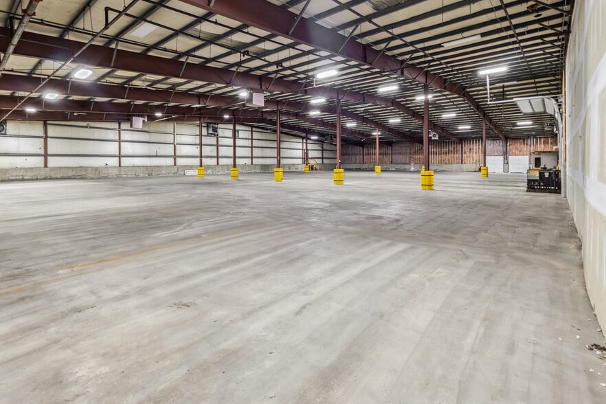 More Photos Of 25 Bond St, Haverhill Warehouse For Lease
