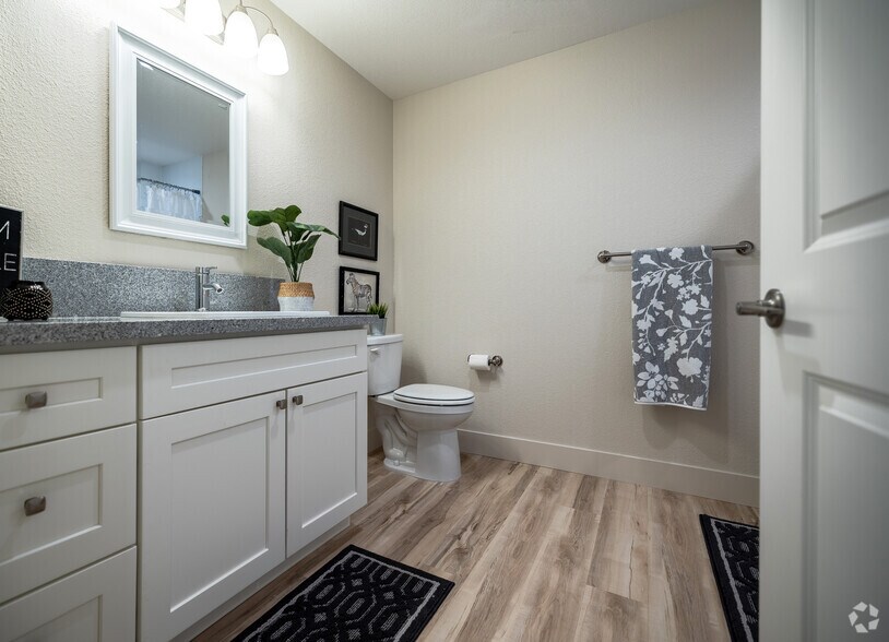 More Photos Of 2531 W Rumble Rd, Modesto Apartments For Sale