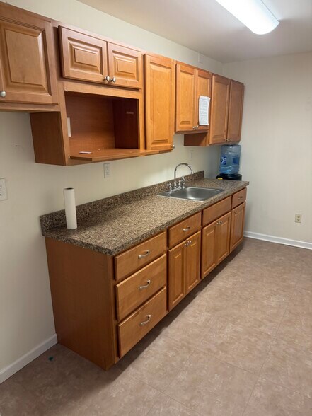 More Photos Of 1413 Annapolis Rd, Odenton Medical For Lease