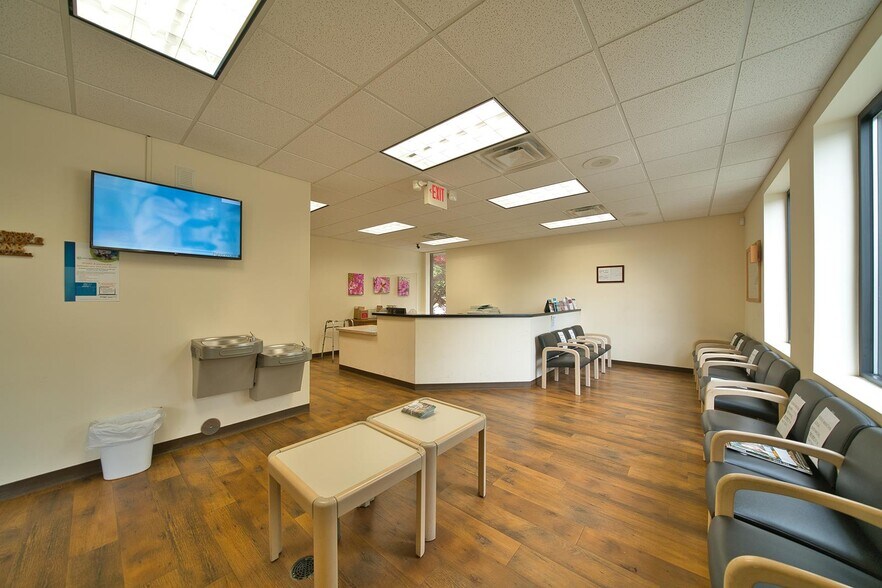 More Photos Of 3620 Biddle Ave, Wyandotte Medical For Sale