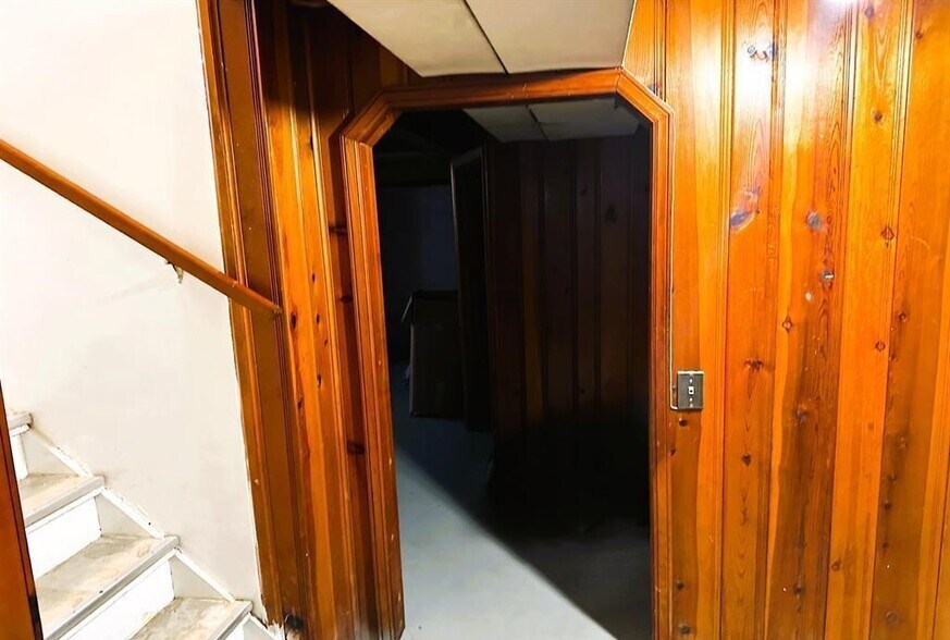 More Photos Of 18658 Rutherford St, Detroit Light Distribution For Sale
