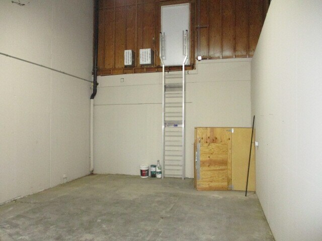 More Photos Of 2685 E Leland Rd, Pittsburg Freestanding For Lease