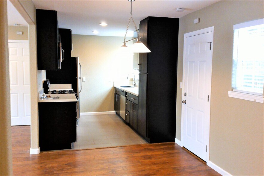 More Photos Of 1109 54th St, Oakland Multifamily For Sale