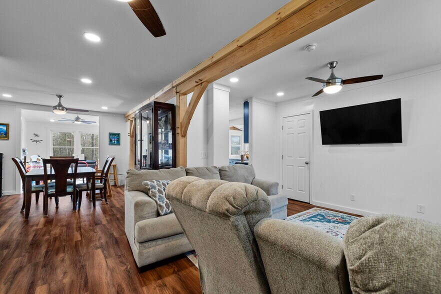 More Photos Of 180 Main St, North Woodstock Hotel For Sale