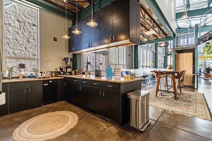 More Photos Of 6940 Burnett St, Sebastopol Office For Sale