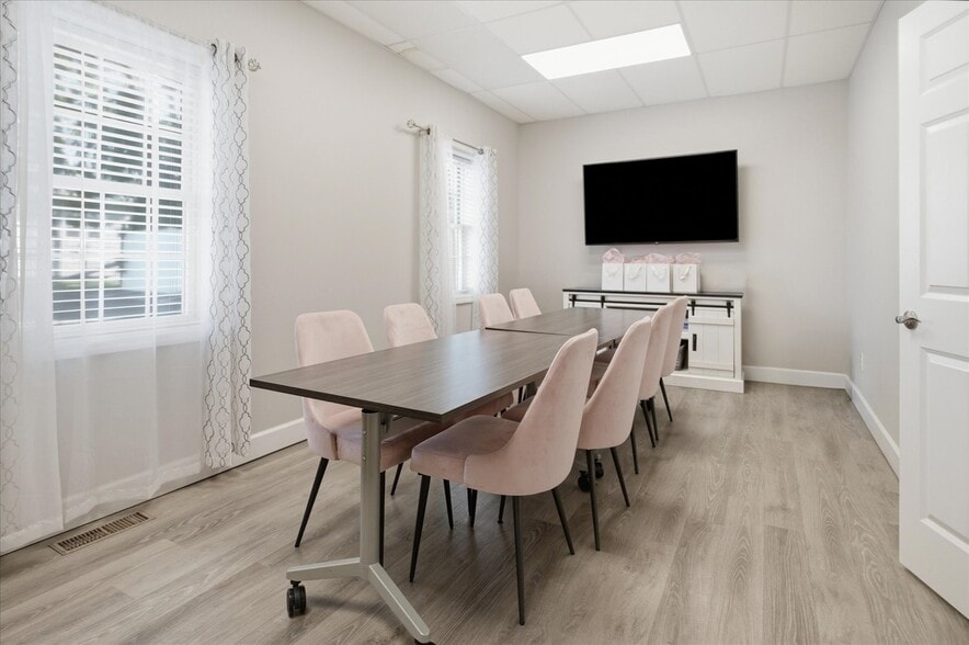 More Photos Of 33 Candee Ave, Sayville Medical For Lease